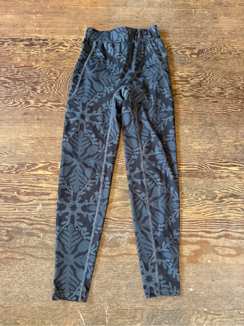 Quilt-Print Black Active Leggings for Women